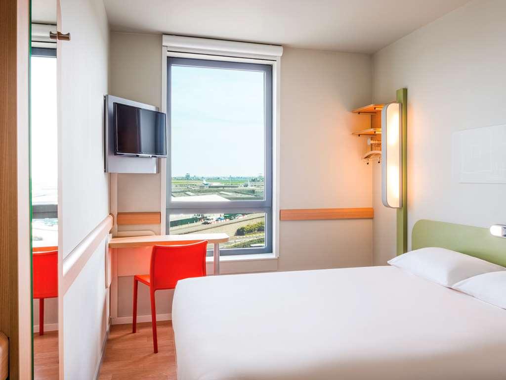 Hotel Ibis Budget Paris Coeur D'Orly Airport Zimmer foto